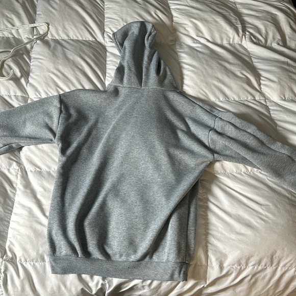 Hardly warn, didn’t enjoy the fit on my body type, however super soft and comfy! - Picture 3 of 4